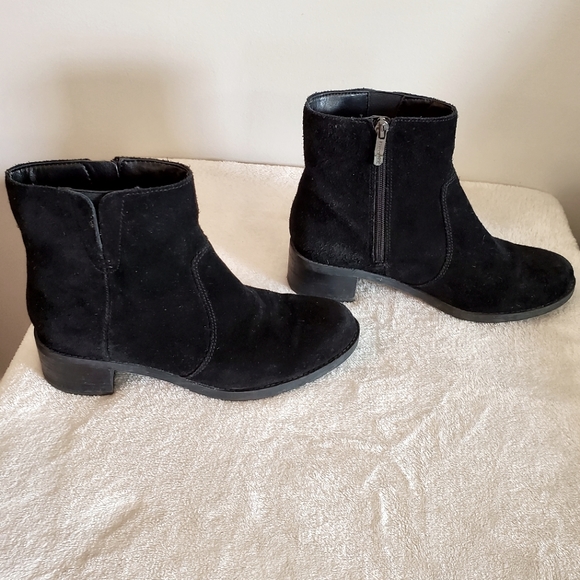 Easy Spirit Black Suede Flat Zippered Ankle Boots, Size 37 - Picture 3 of 8
